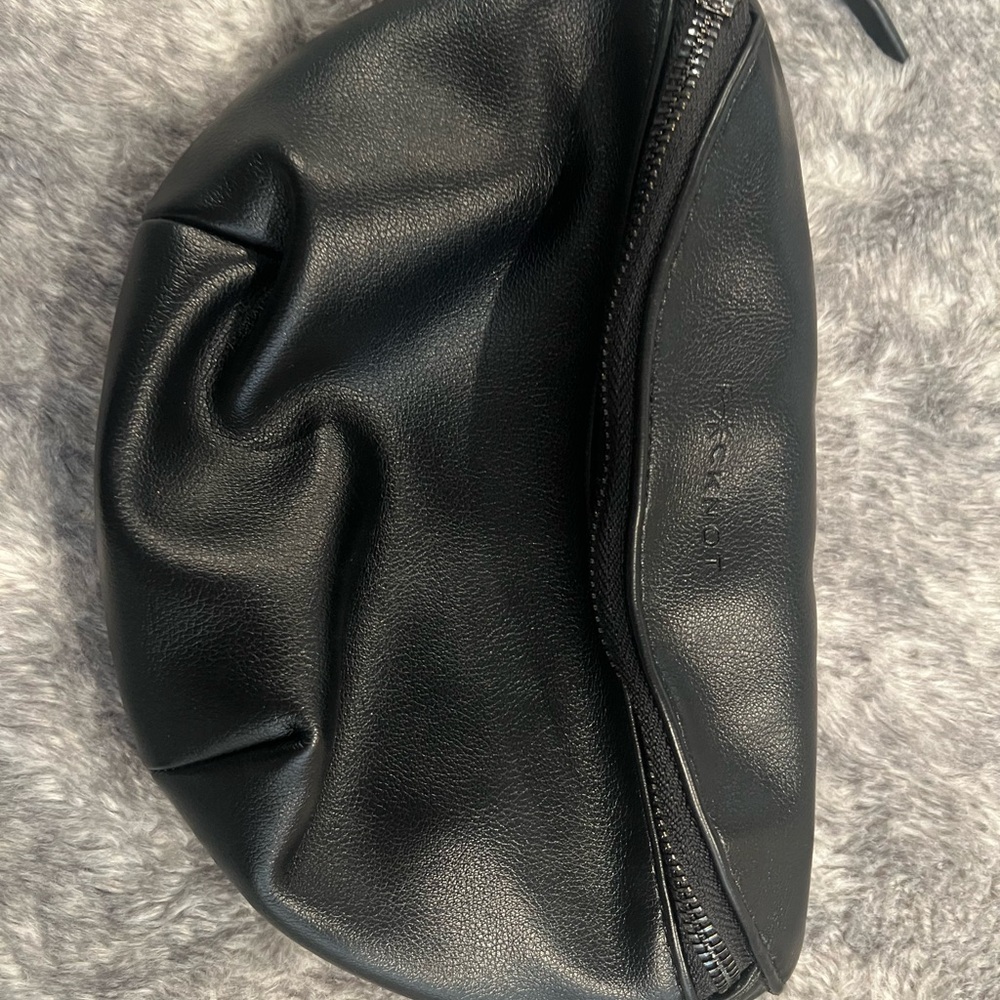 Black Crossbody Bag - Unbranded Minimal Leather Shoulder Bag